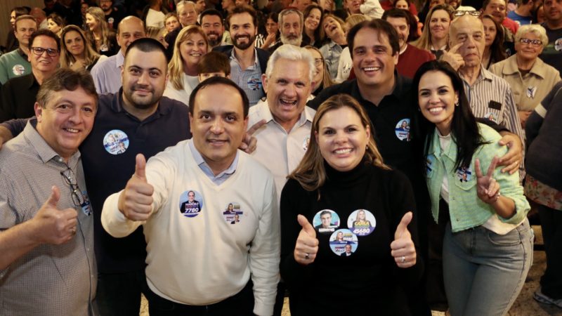Carla Morando e Marcelo Lima recebem apoio de 500 moradores de São Caetano