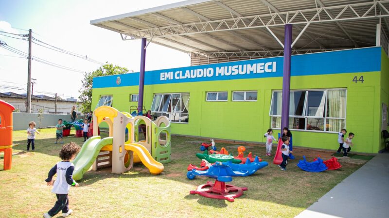 Auricchio entrega a revitalização de mais uma escola de Educação Infantil no Bairro Cerâmica