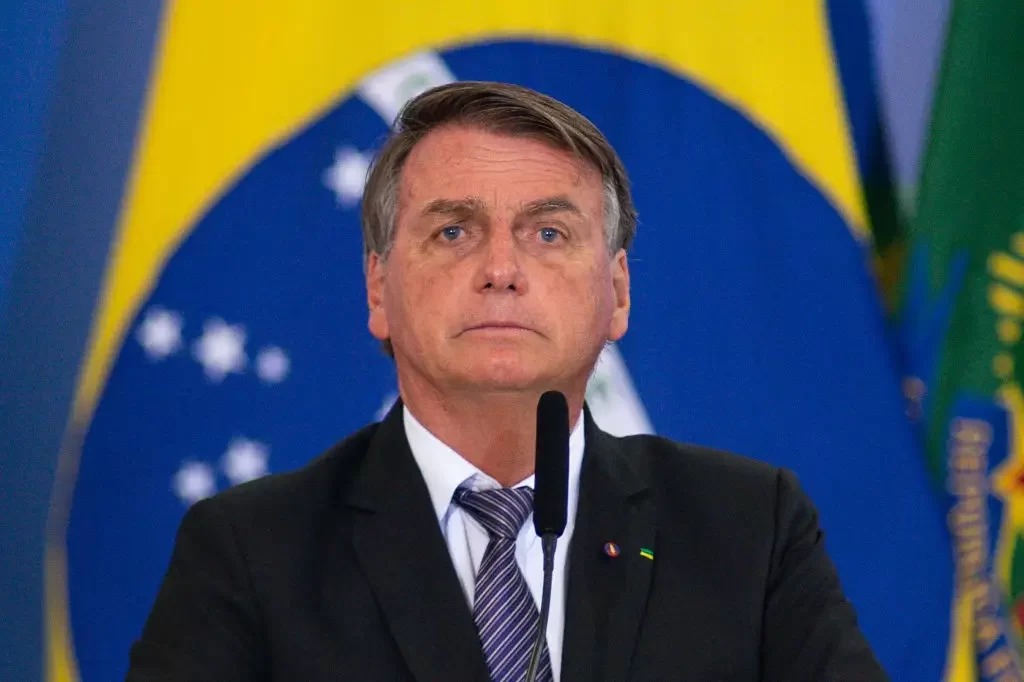 Governo Bolsonaro realiza novos cortes para acomodar orçamento secreto 