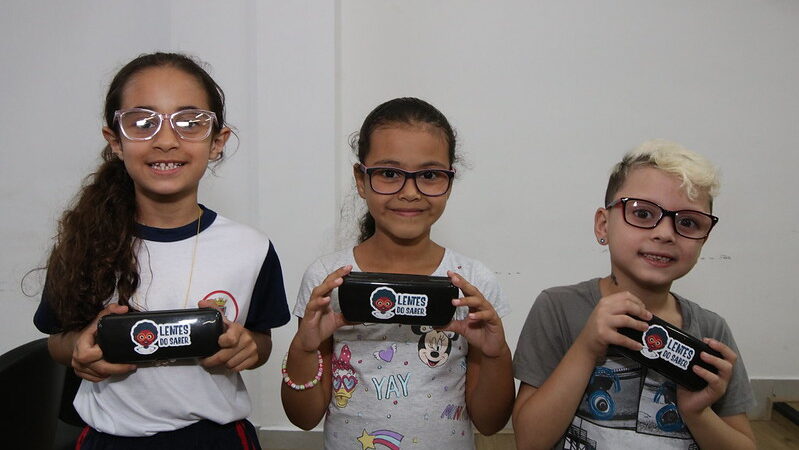 Diadema conclui entrega de óculos para estudantes no programa Lentes do Saber