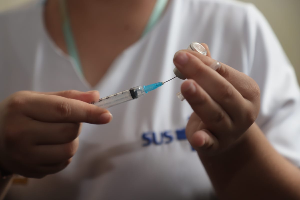 Santo André começa a aplicar vacina bivalente contra a Covid em munícipes com mais de 70 anos
