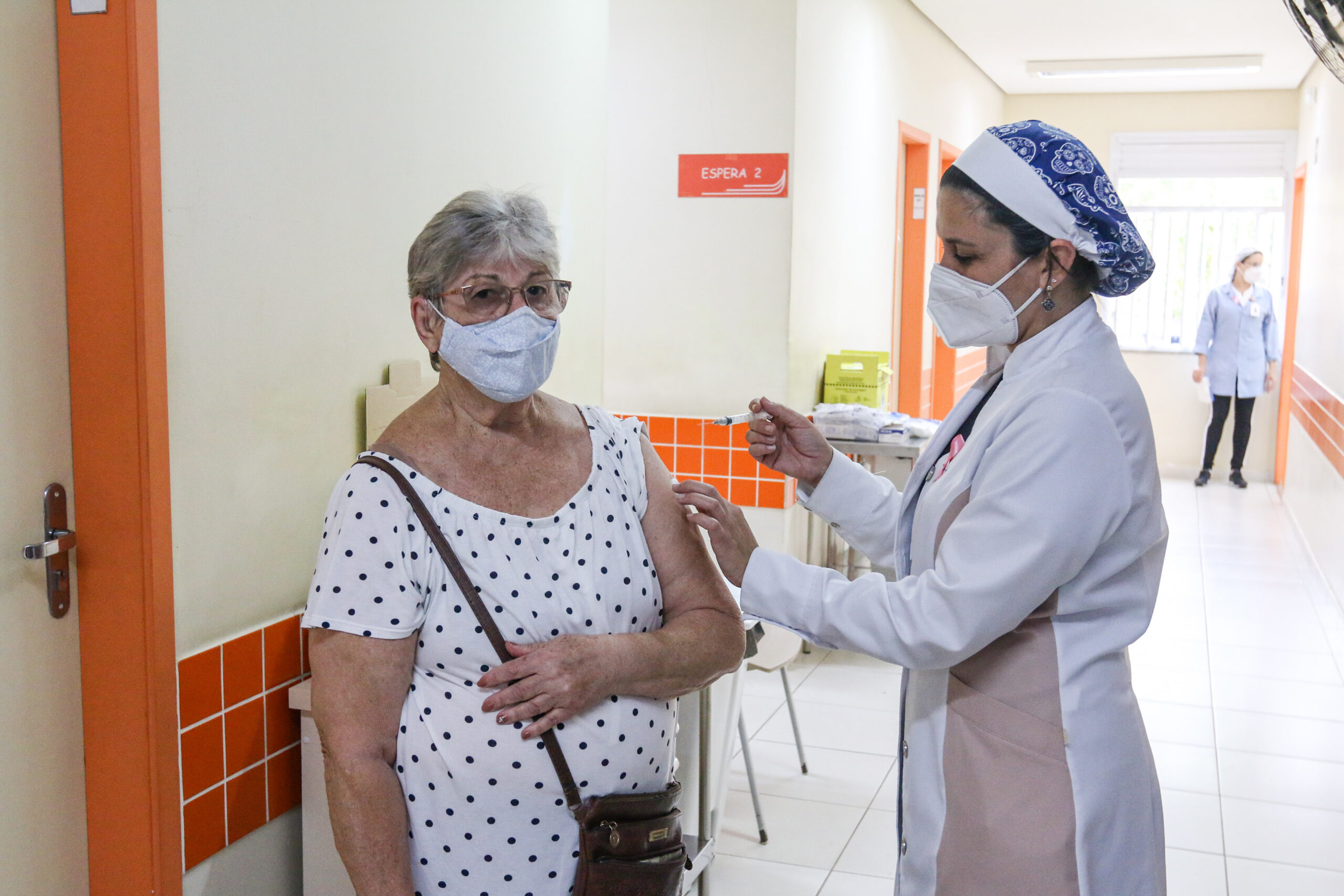 Prefeitura de São Bernardo disponibiliza vacina bivalente contra a Covid-19 nas 33 UBSs
