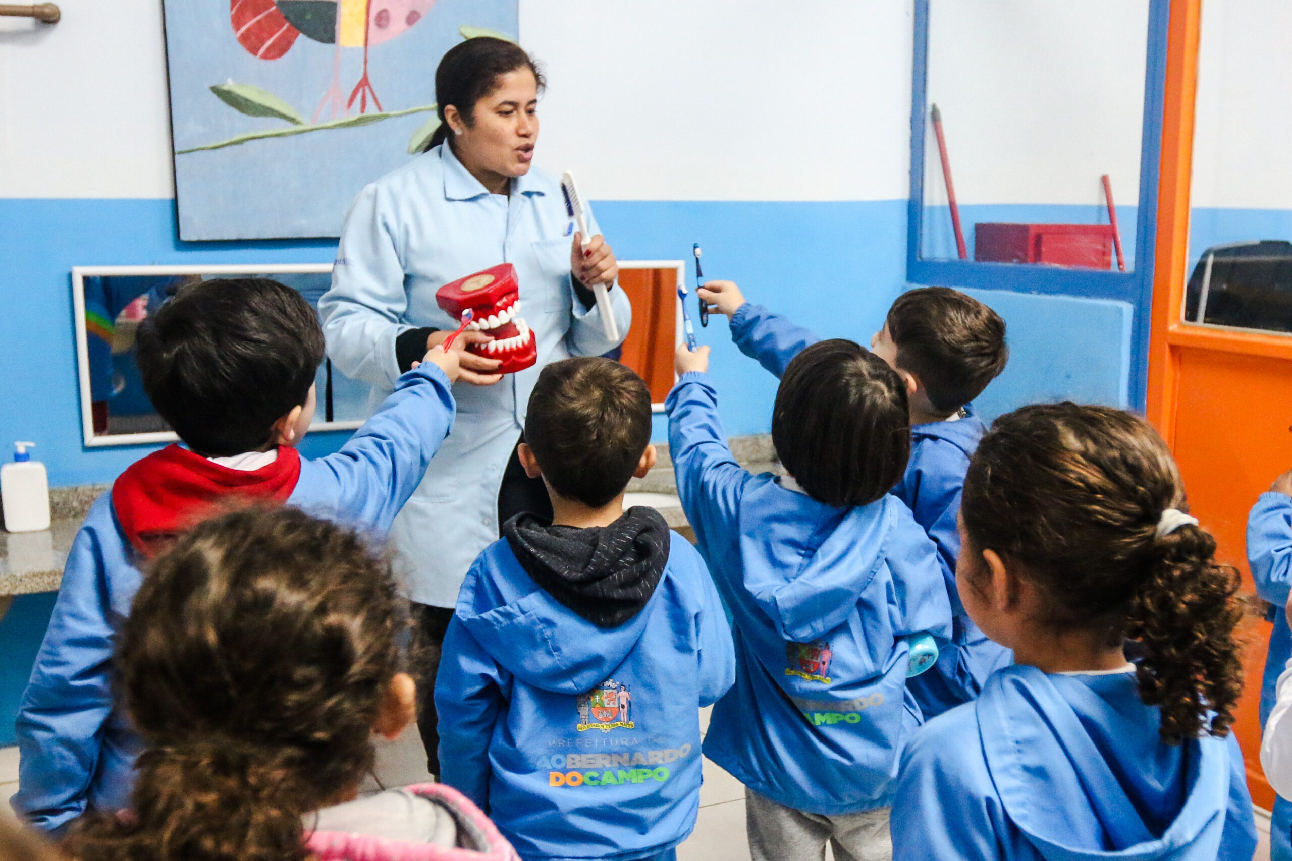 Em São Bernardo, Programa Escola de Pais orienta famílias sobre imunização e saúde infantil