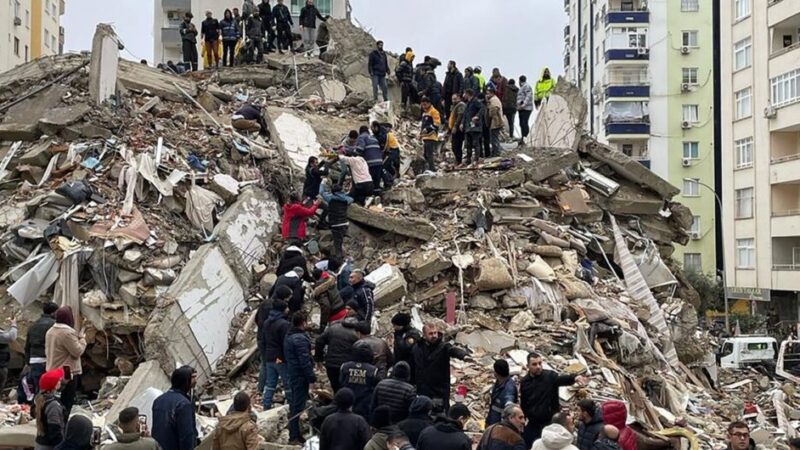 Terremoto que atingiu a Turquia e Síria deixa mais de 11 mil mortos