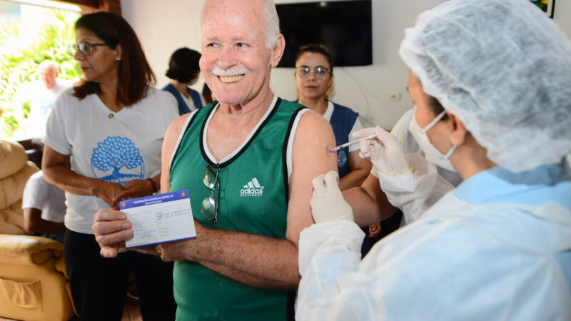 Vacinas bivalentes já estão disponíveis para moradores de São Bernardo acima de 60 anos