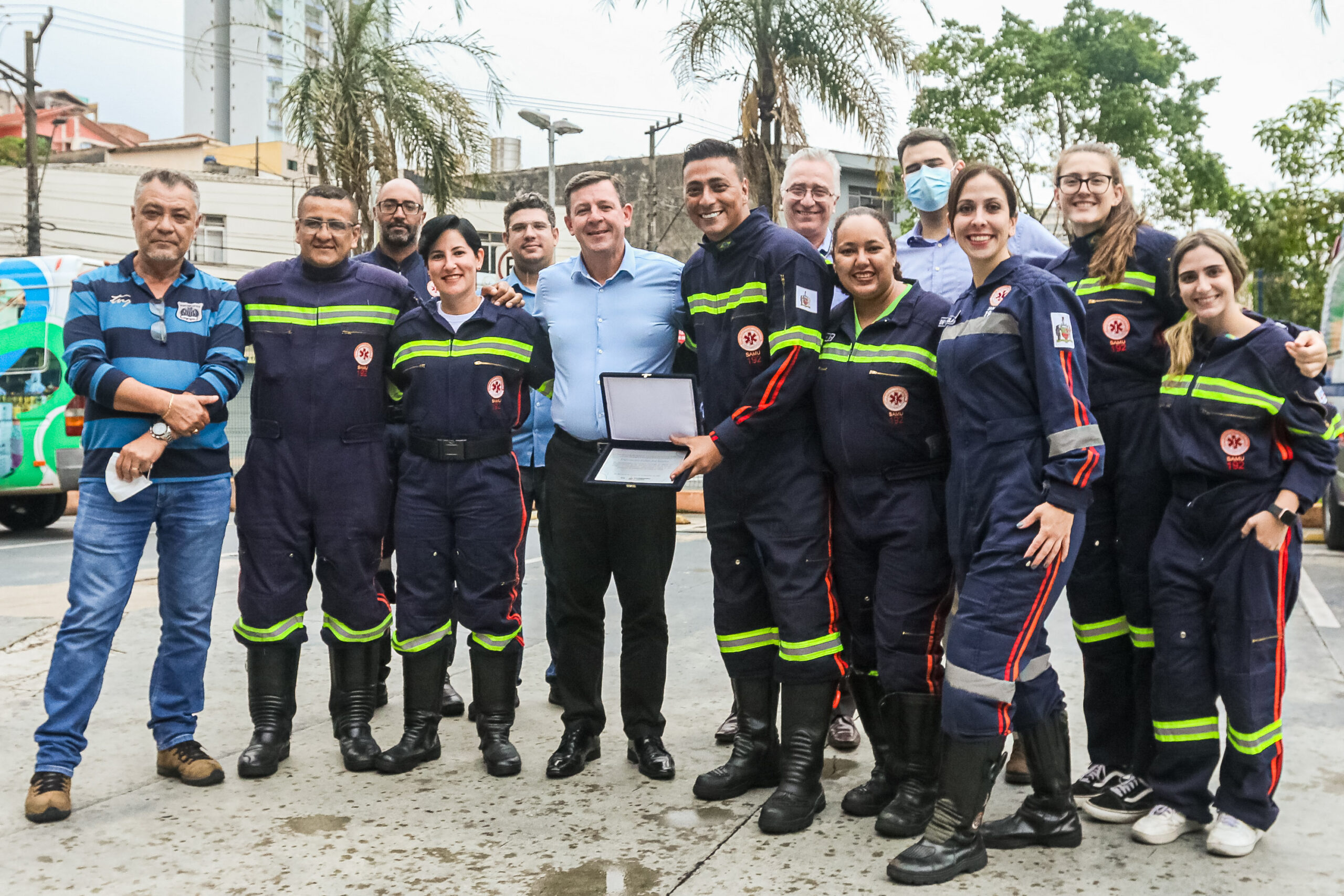 Prefeitura de São Bernardo homenageia enfermeiro voluntário no desastre em São Sebastião