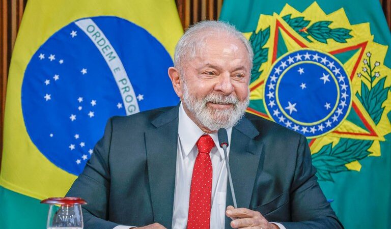 Lula sanciona leis que ampliam proteção e combate à violência contra a mulher