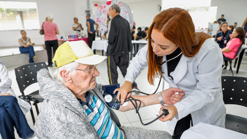 Ações do Mês da Mulher levam saúde e bem-estar para idosos em São Caetano