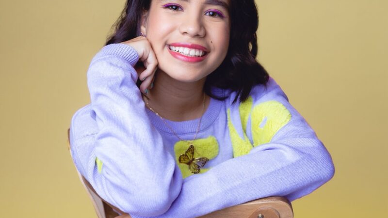 Conheça a voz feminina da geração alfa que surge como contraponto à cultura misógina nas redes sociais