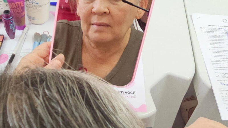 Oficina de beleza reforça autoestima de pacientes oncológicos em São Caetano