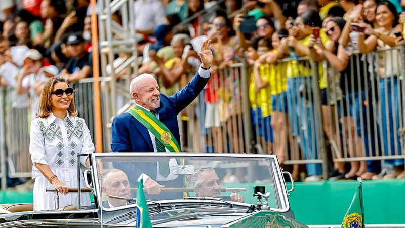7 de setembro é marcado por desfile em Brasília com foco em soberania, combate à violência contra mulheres e futebol feminino